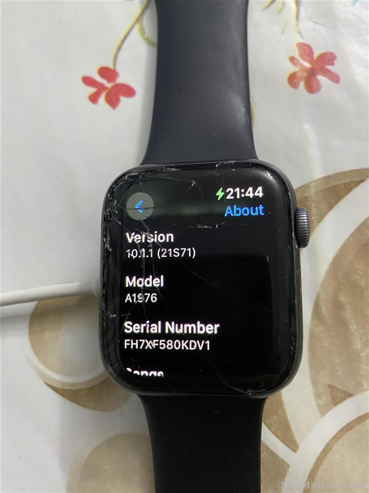 Apple watch 4 WiFi+ GPS ka xhamin e thyer 