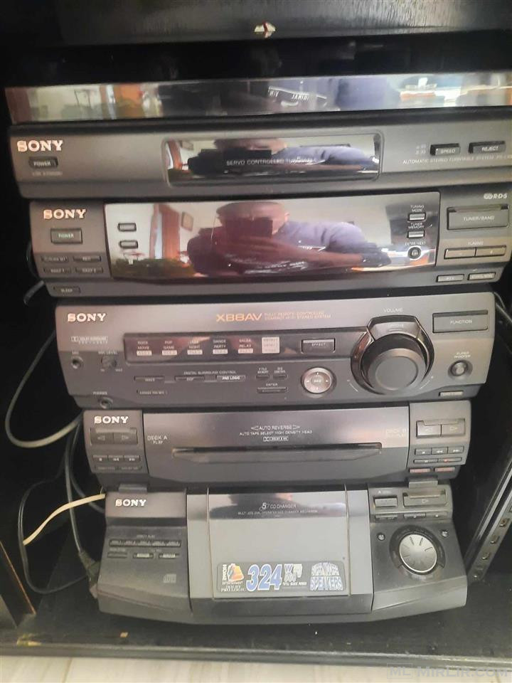 Sony Radio CD + pickup ne gjendje shum te mire 