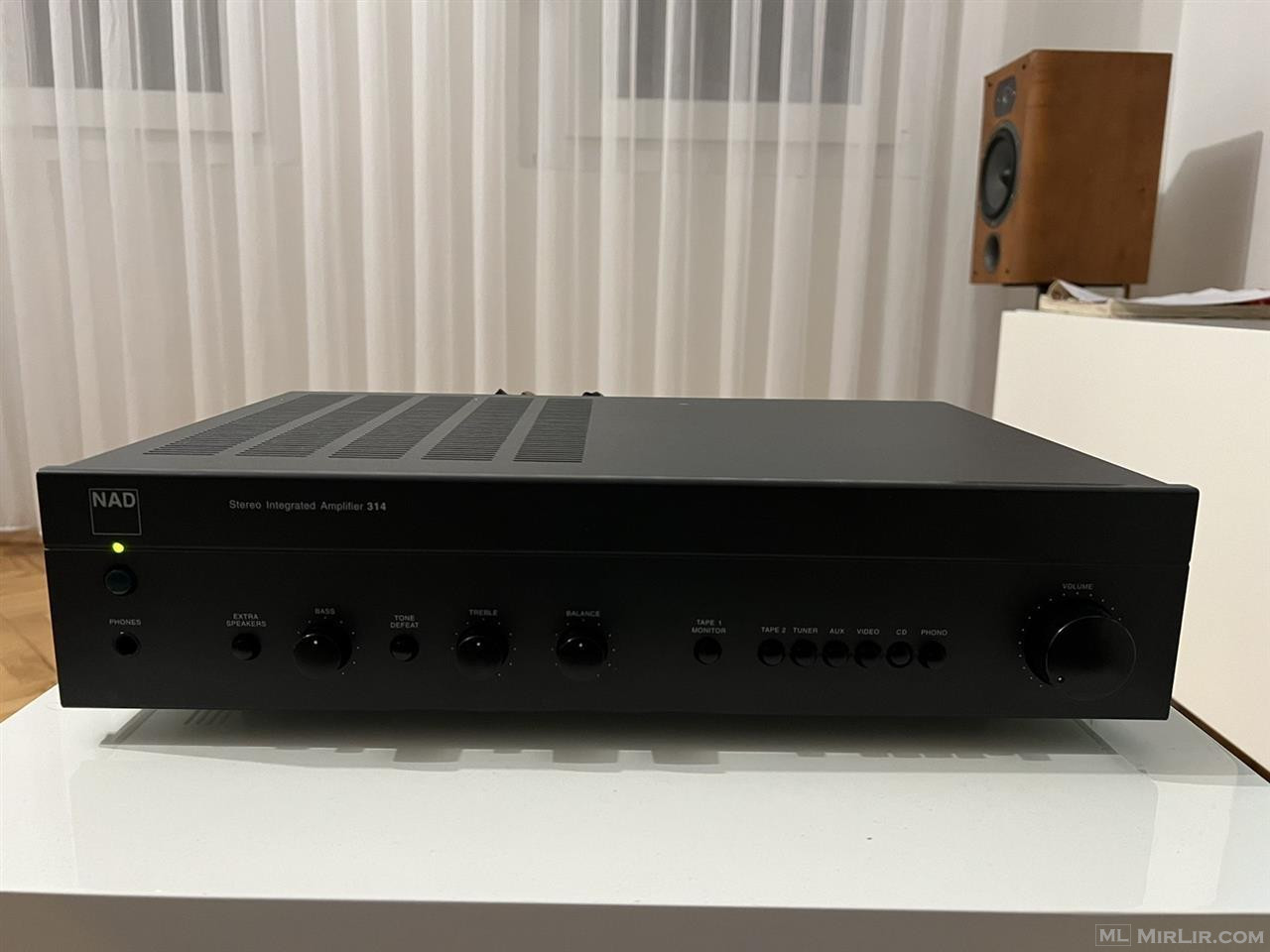 NAD 314 Stereo Amplifier