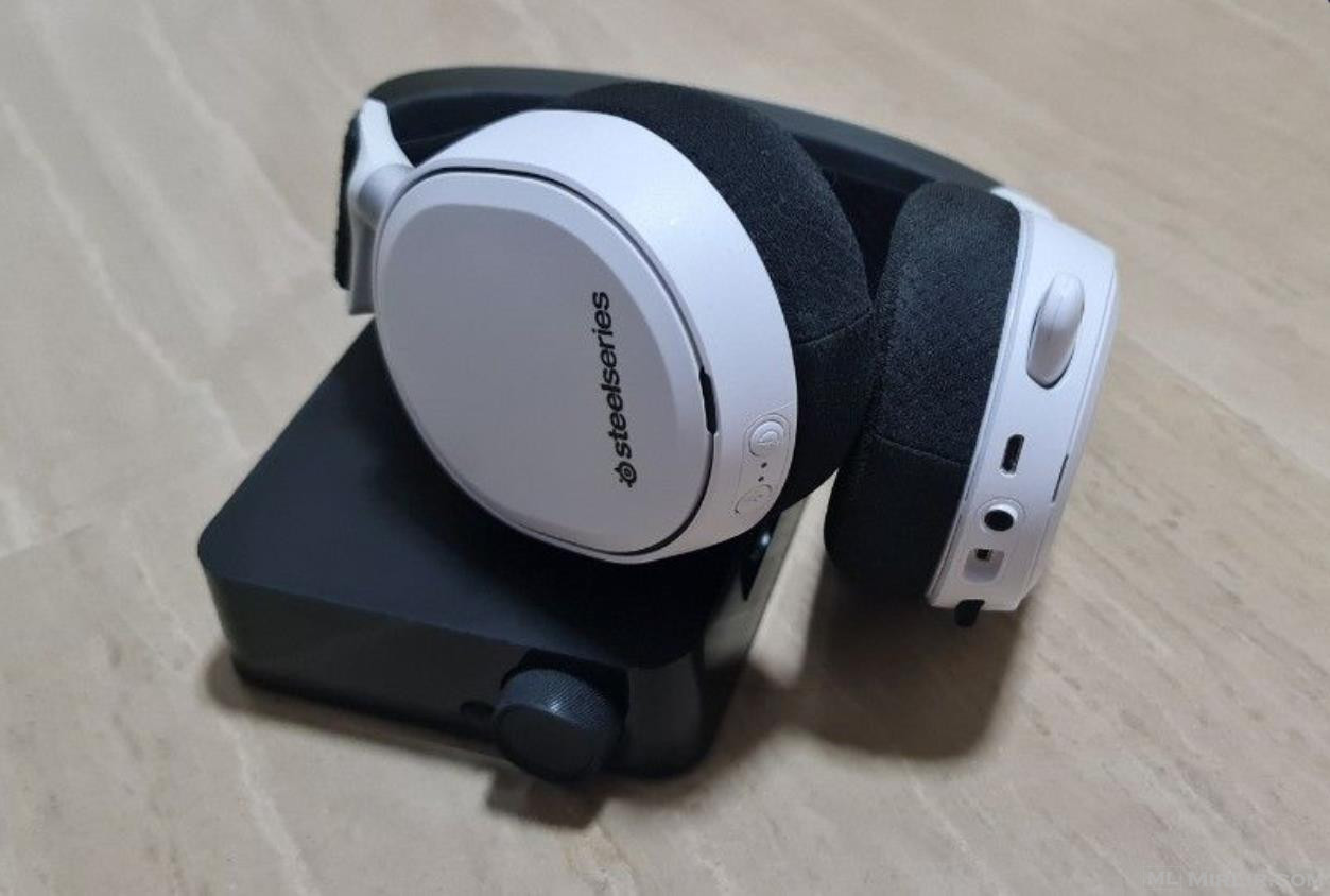 Steelseries Arctis Pro Wireless White Best Gaming Headset