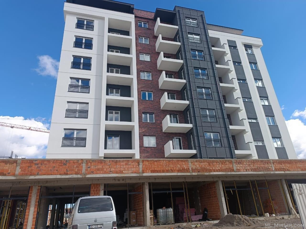 #Ofrohet për shitje banesa 120.01m2 +137 m2 terasë në Skende
