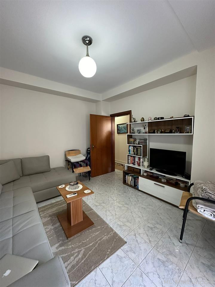 Shitet Apartament 3+1 Ne Bllok (ID B13054) Tirane