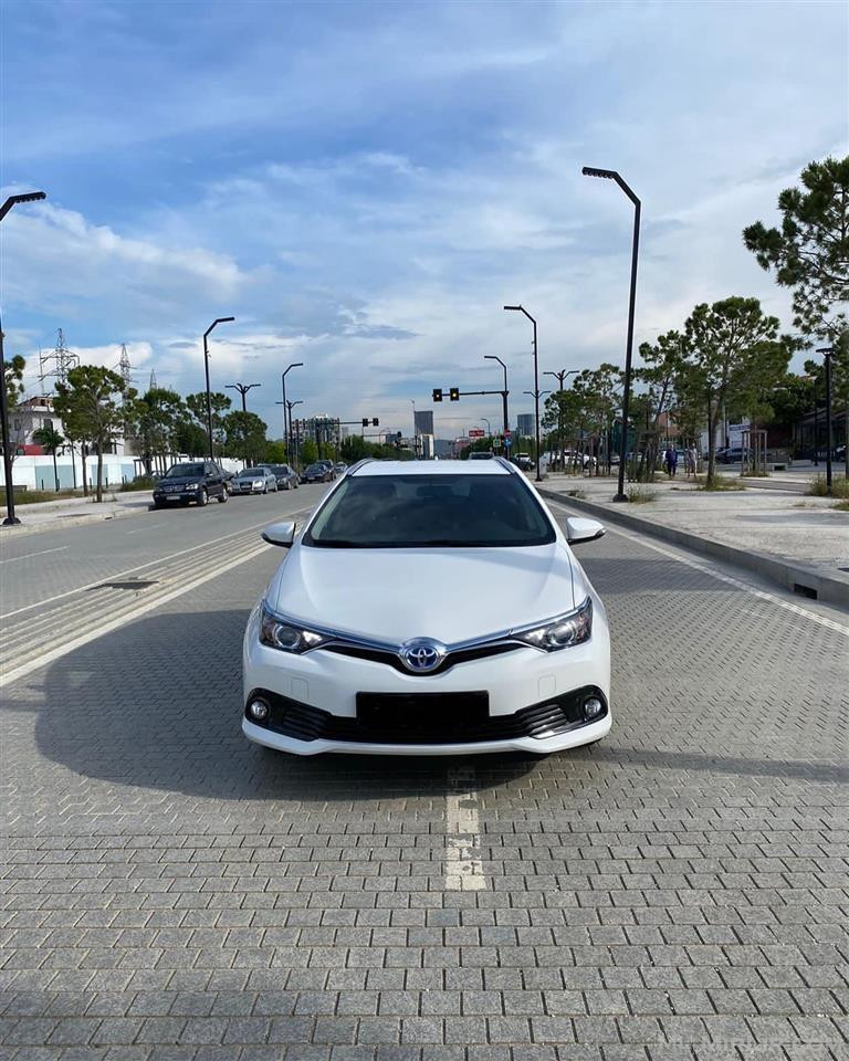 Toyota auris hybrid 2018