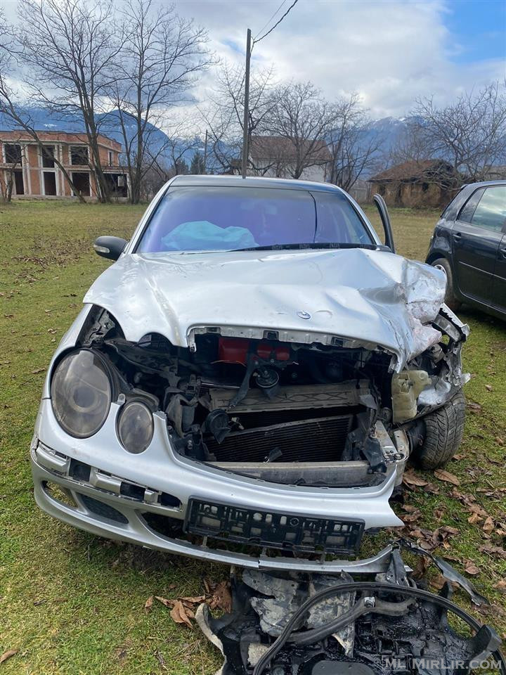 Mercedes e220 i aksidentum