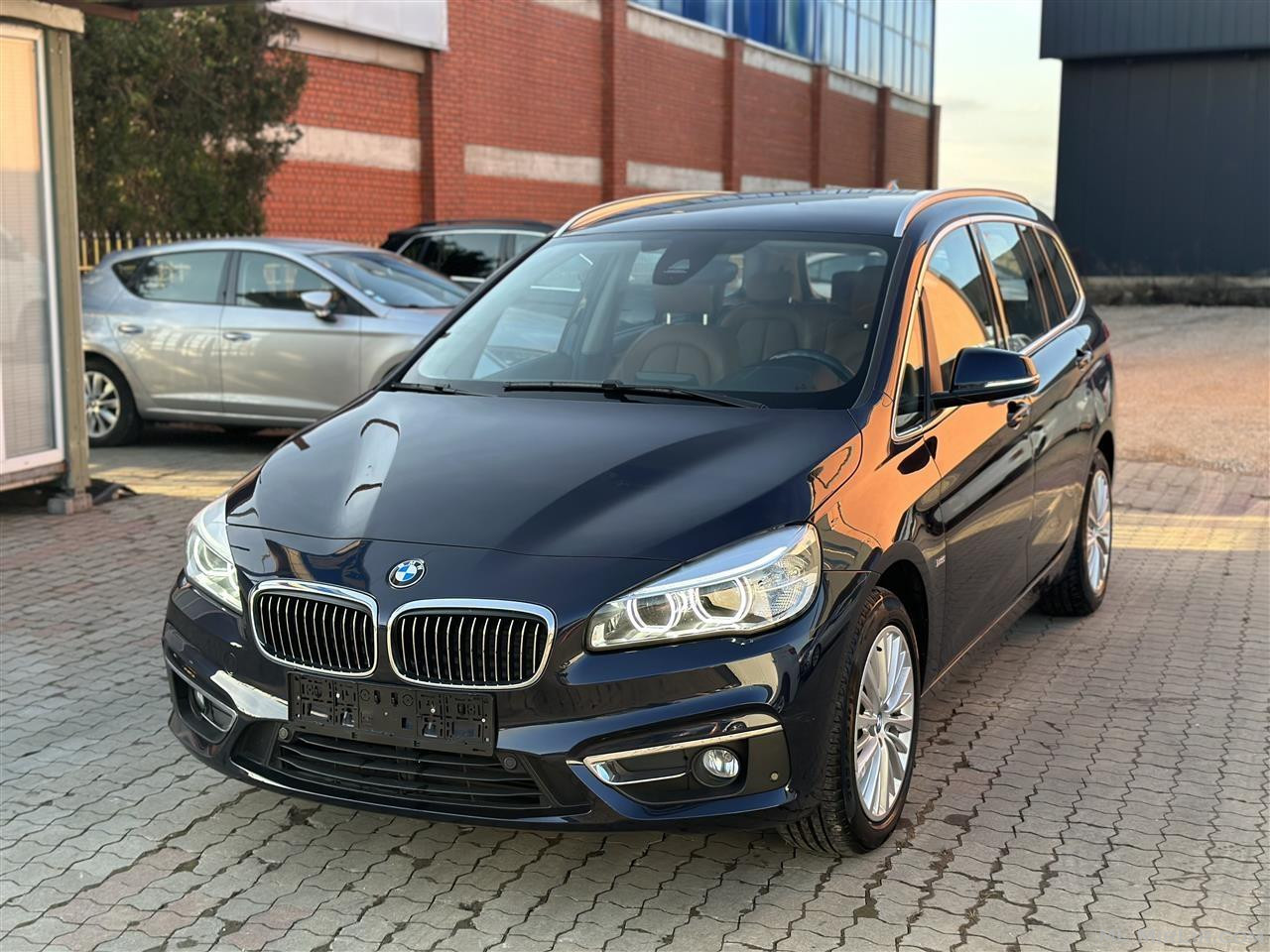 Shes BMW 218 2.0d Luxory 7ulse Automatik 2018