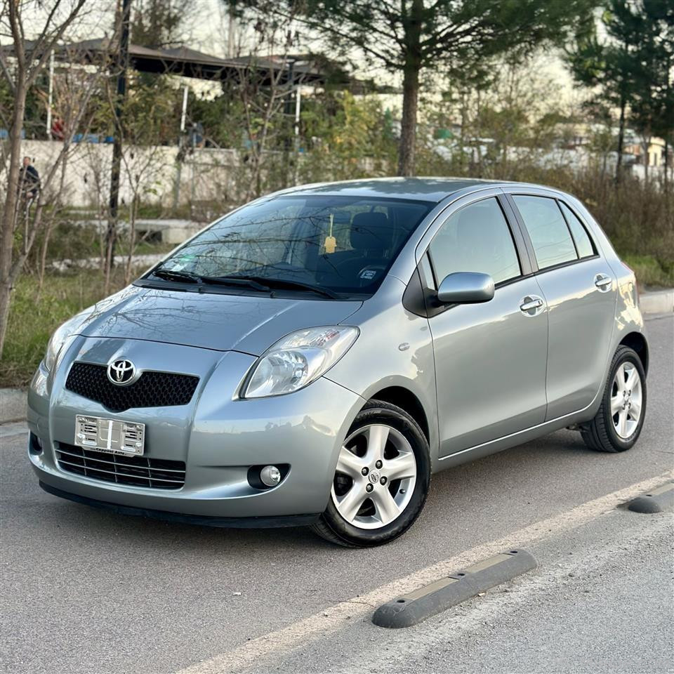 TOYOTA YARIS SPECIAL-EDITION AUTOMAT FULL