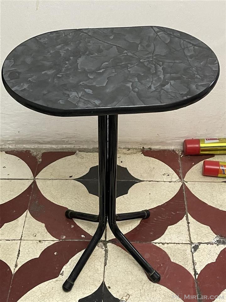 Tavolinë mesi - tryezë