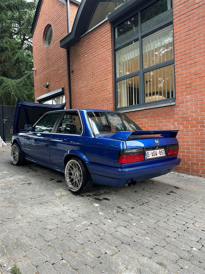 BMW E30