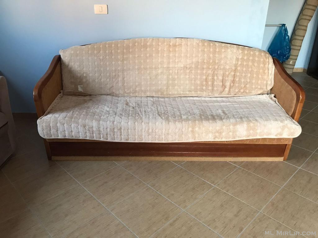 Dhome gjumi (dyshek i ri) + divan