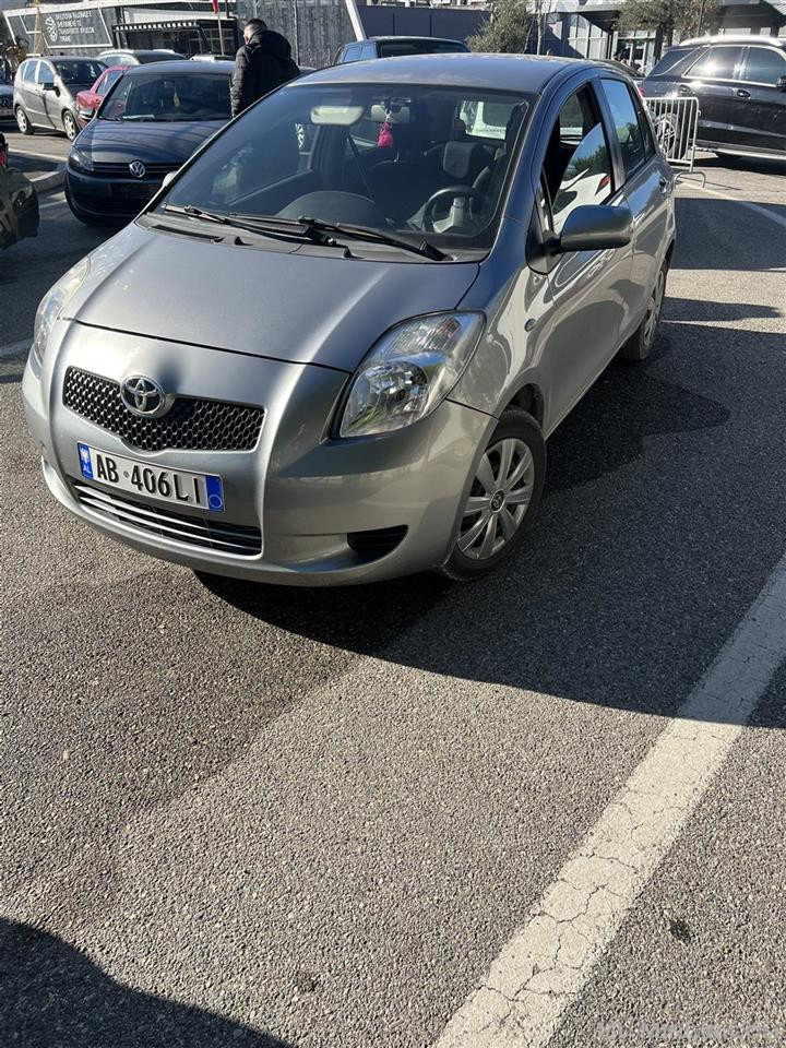 Toyota Yaris 1.0 benzin,viti 2008 manuale