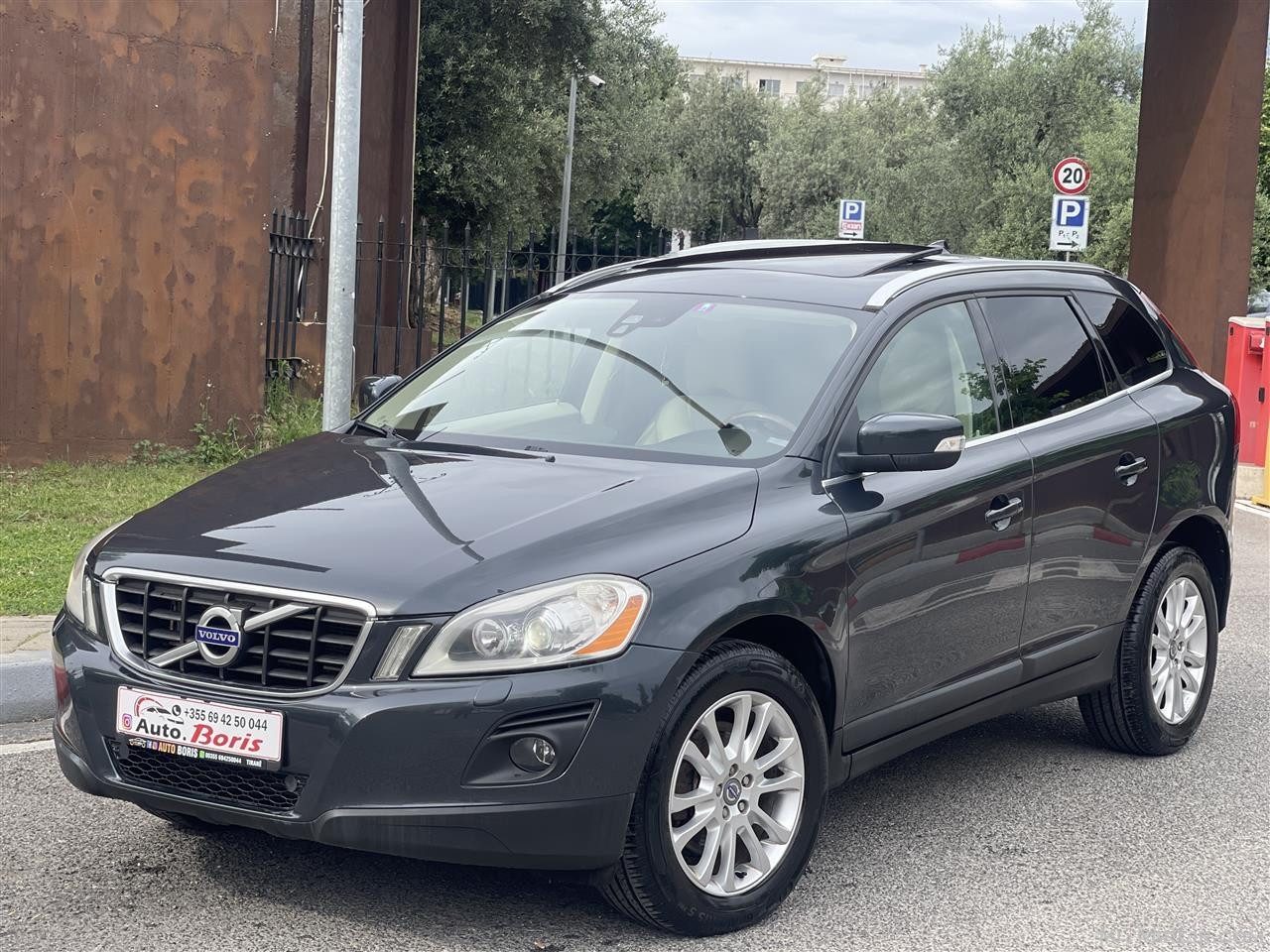 ??Volvo XC60 2.4 D5 Nafte Automat 4X4 Panorama ??