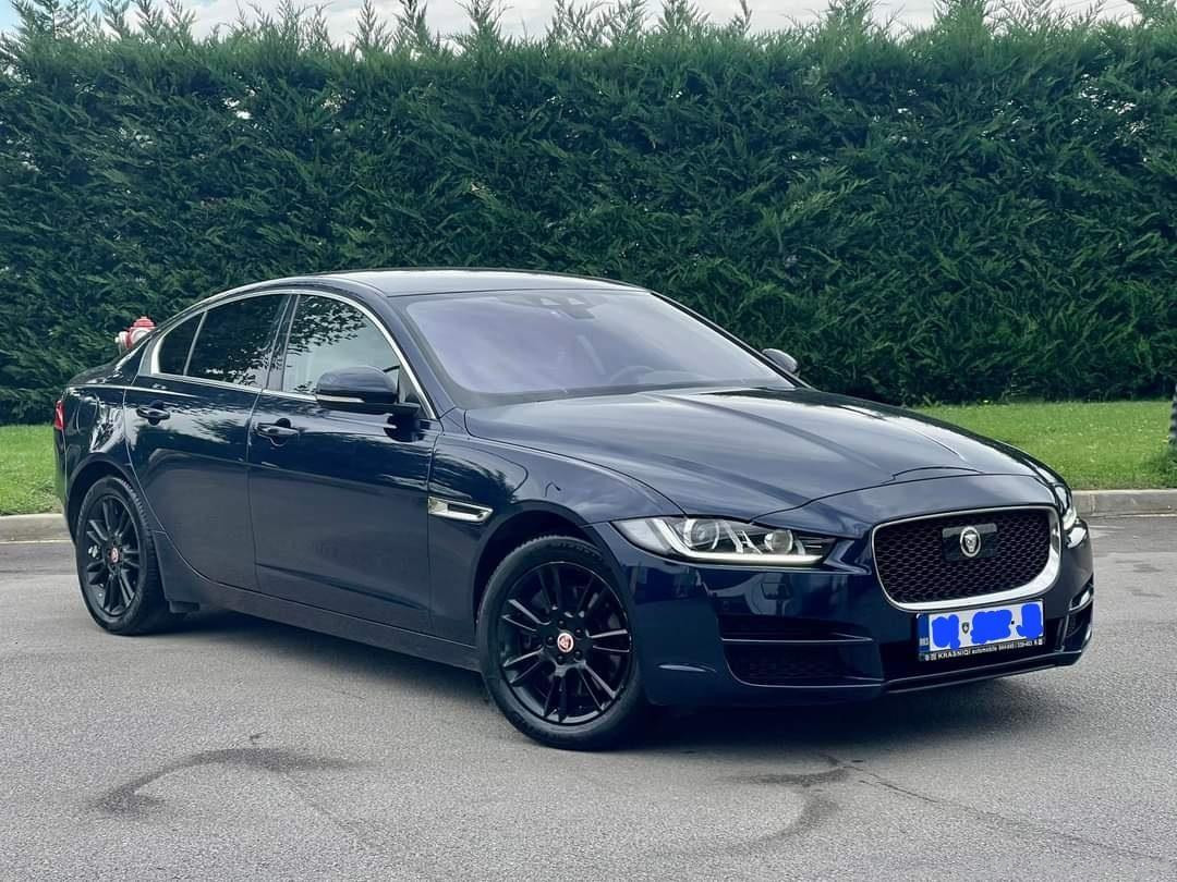 Jaguar XE 