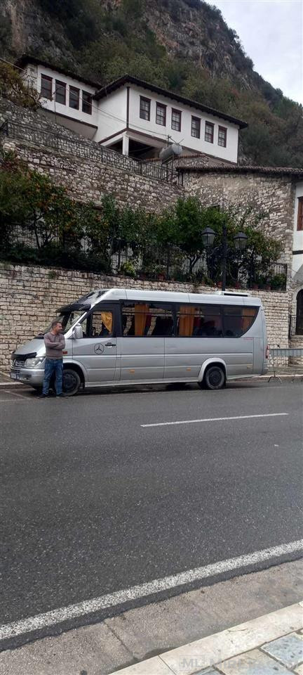 Shitet minibus 