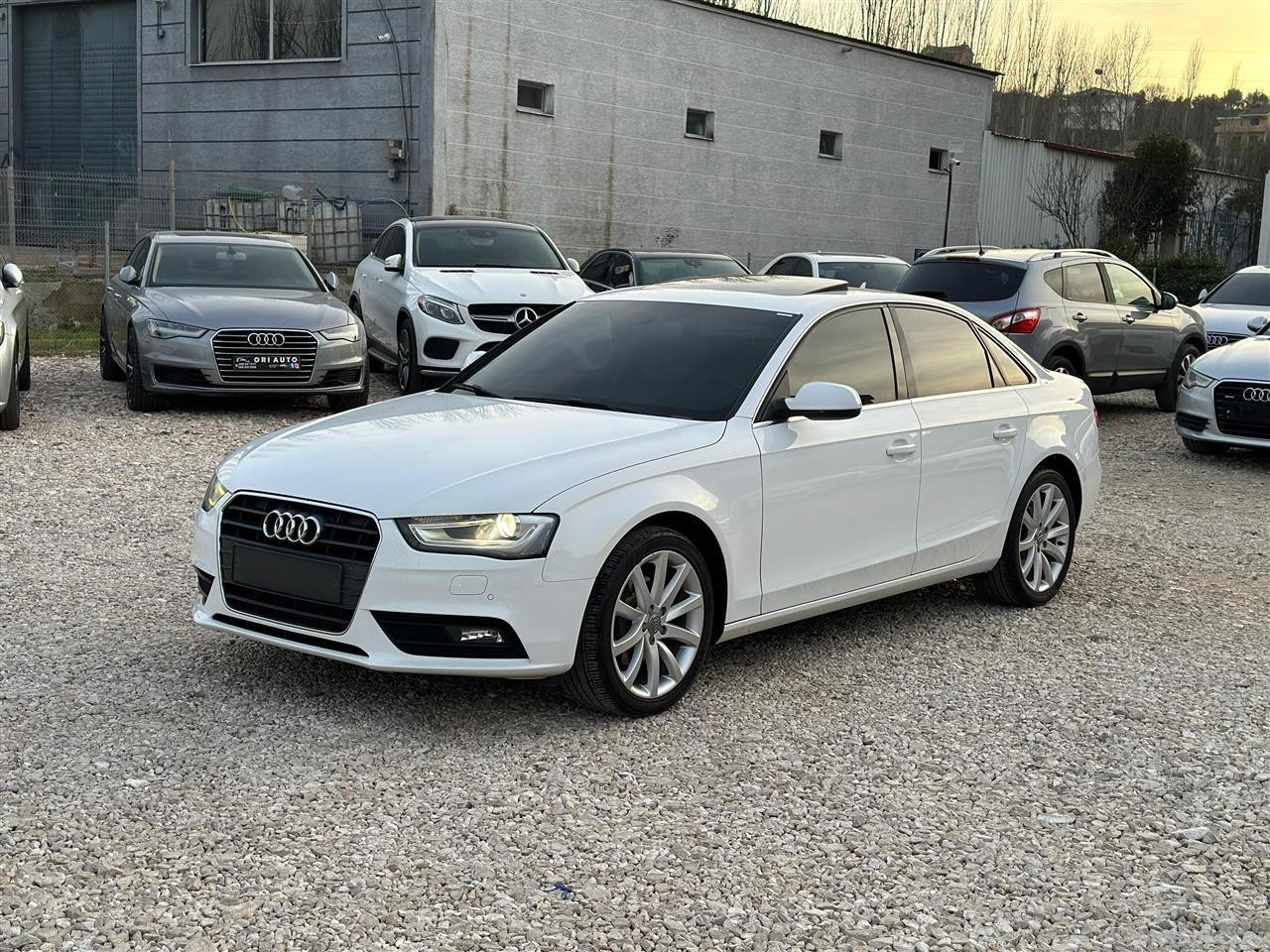 Audi A4 2.0 Nafte. Automat 2014 