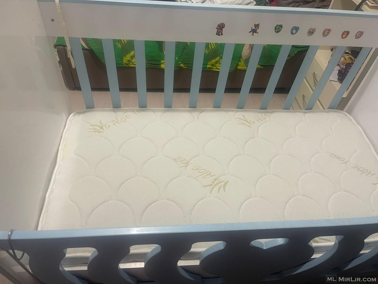 Shitet krevat+dyshek per bebe
