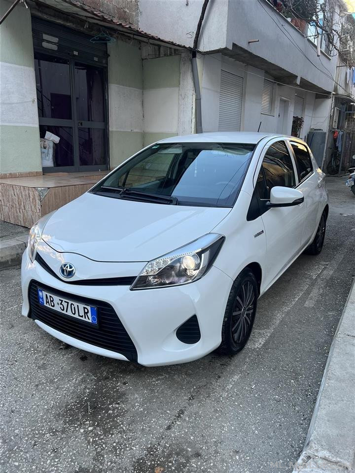 Toyota YARIS HYBRID 