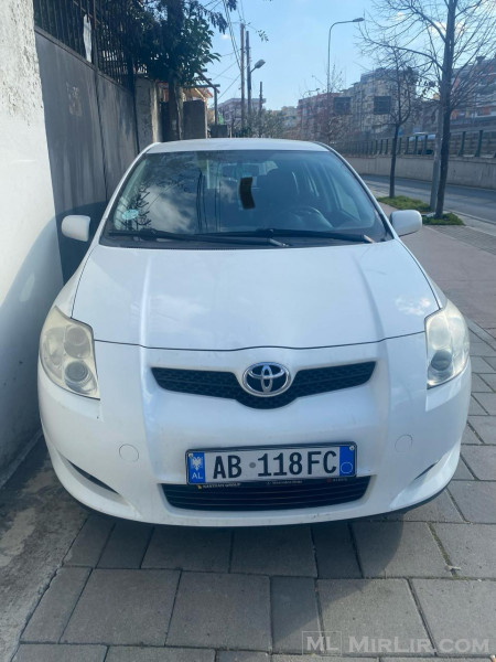 Toyota Auris 1.4 naftë