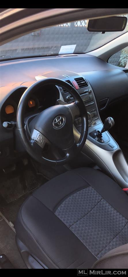 Okazion Toyota Auris 1.4 Naft Automat 5300€