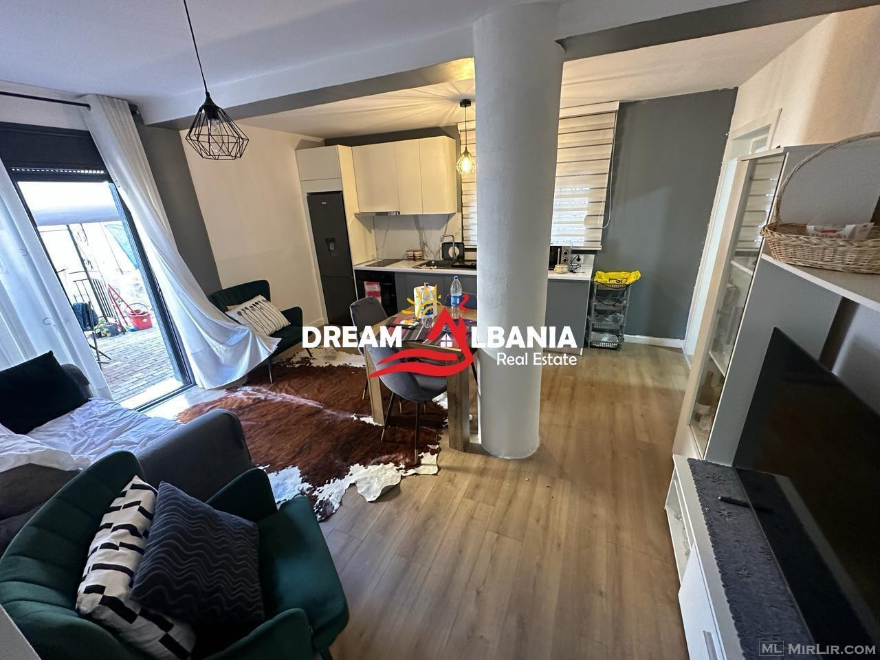 2 apartamente 2+1 ne shitje ne 21-sh, prane Neranxit, Tirane