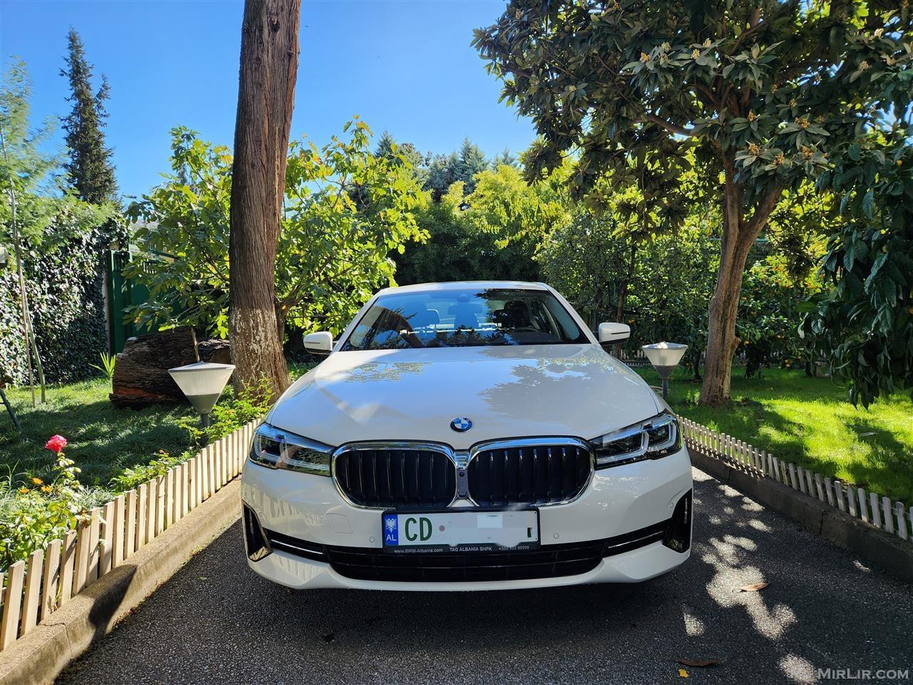  BMW 525i, a nearly new car,2401km,38000eur,year 2021