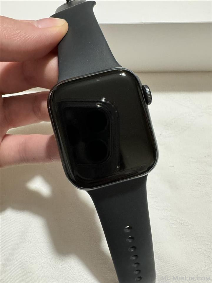 Apple Watch Series 5 - 40mm