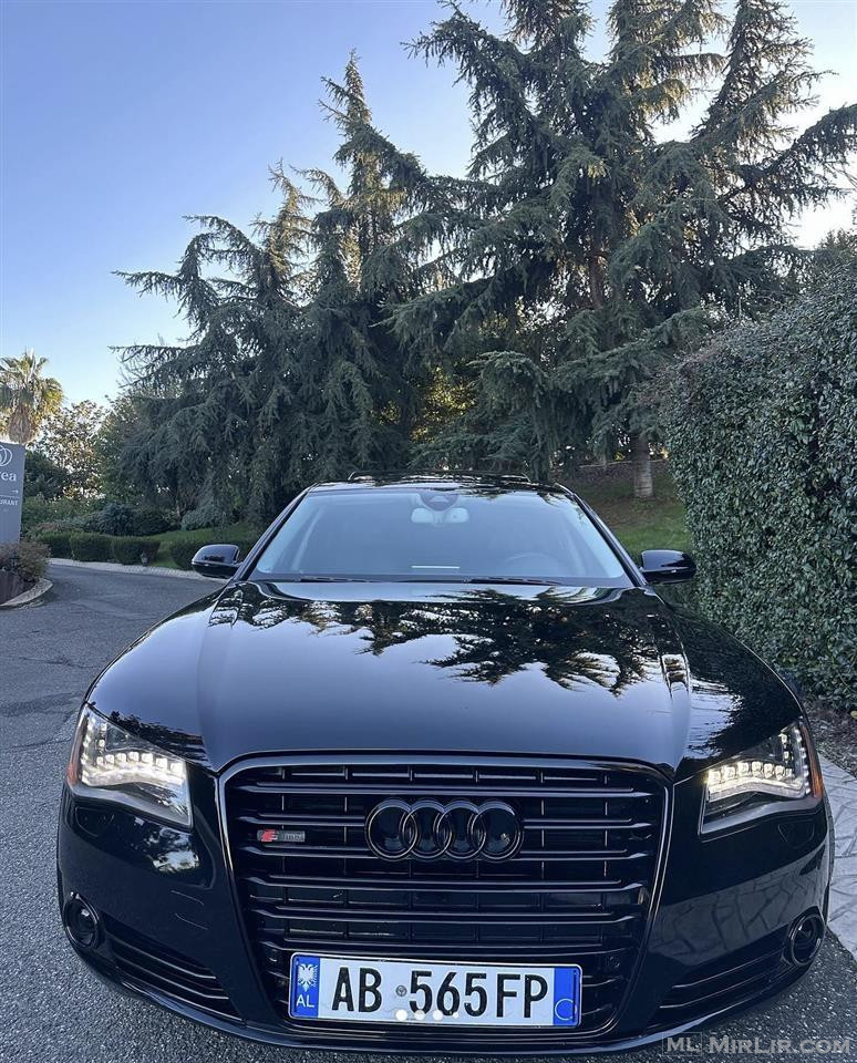 Audi A8 quattro 