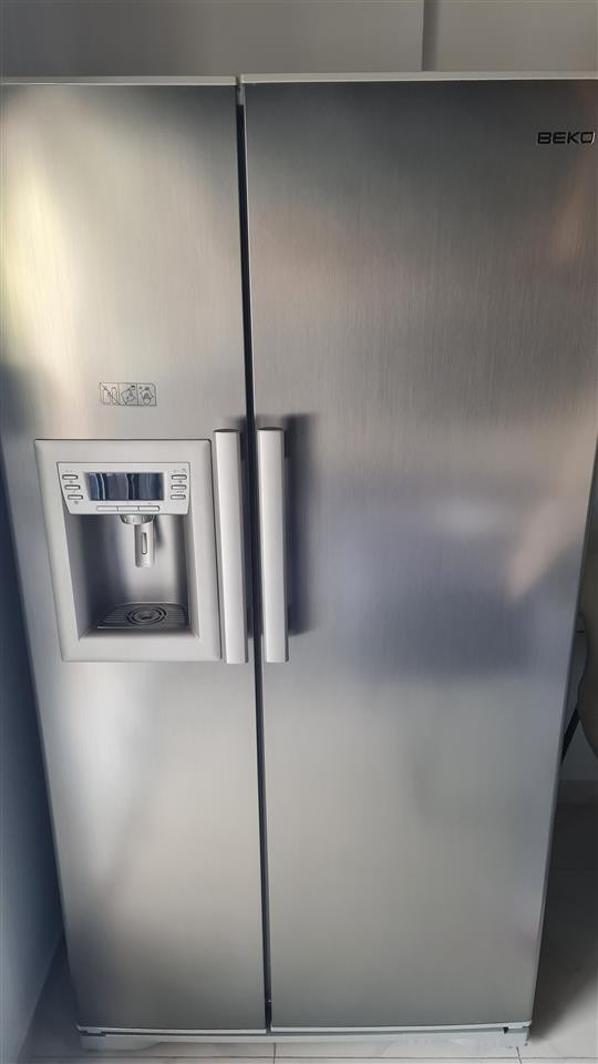 Okazion - frigorifer Beko stil Amerikan