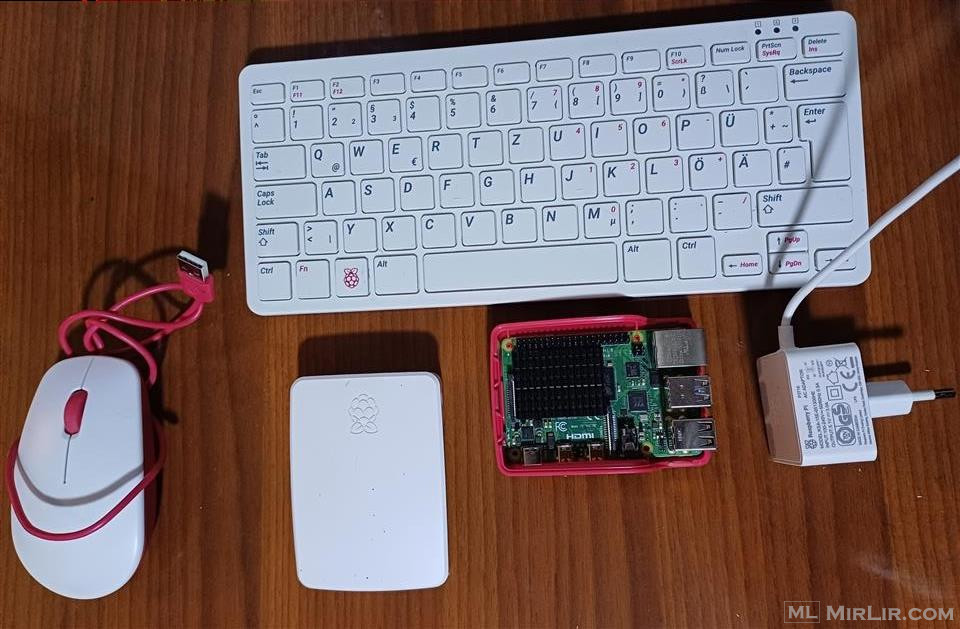 Raspberry Pi 4 Desktop Kit 
