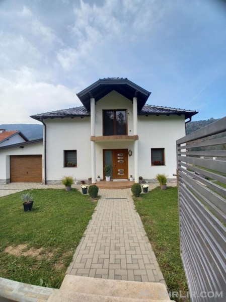 Shitet shtëpia Villa 250m² në 6 ari në Brezovicë Shterpce