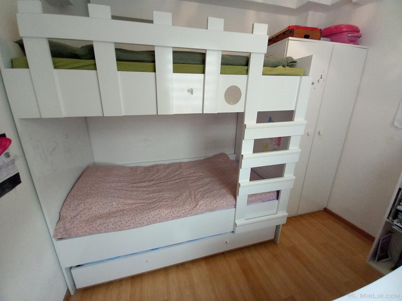 Shitet dhome fjetje per femije 