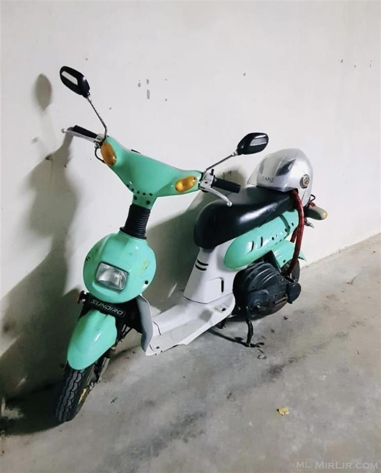 Shitet skuter Honda