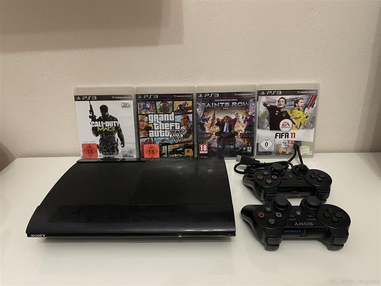PS3 Super Slim me dy leva dhe GTA 5 plus lojra tjera 
