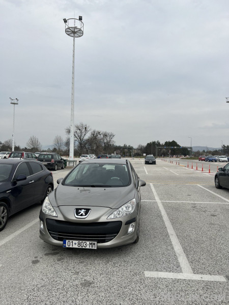 Peugeot 308 - 2011 - 150,000 km, ne gjendje shume te mire