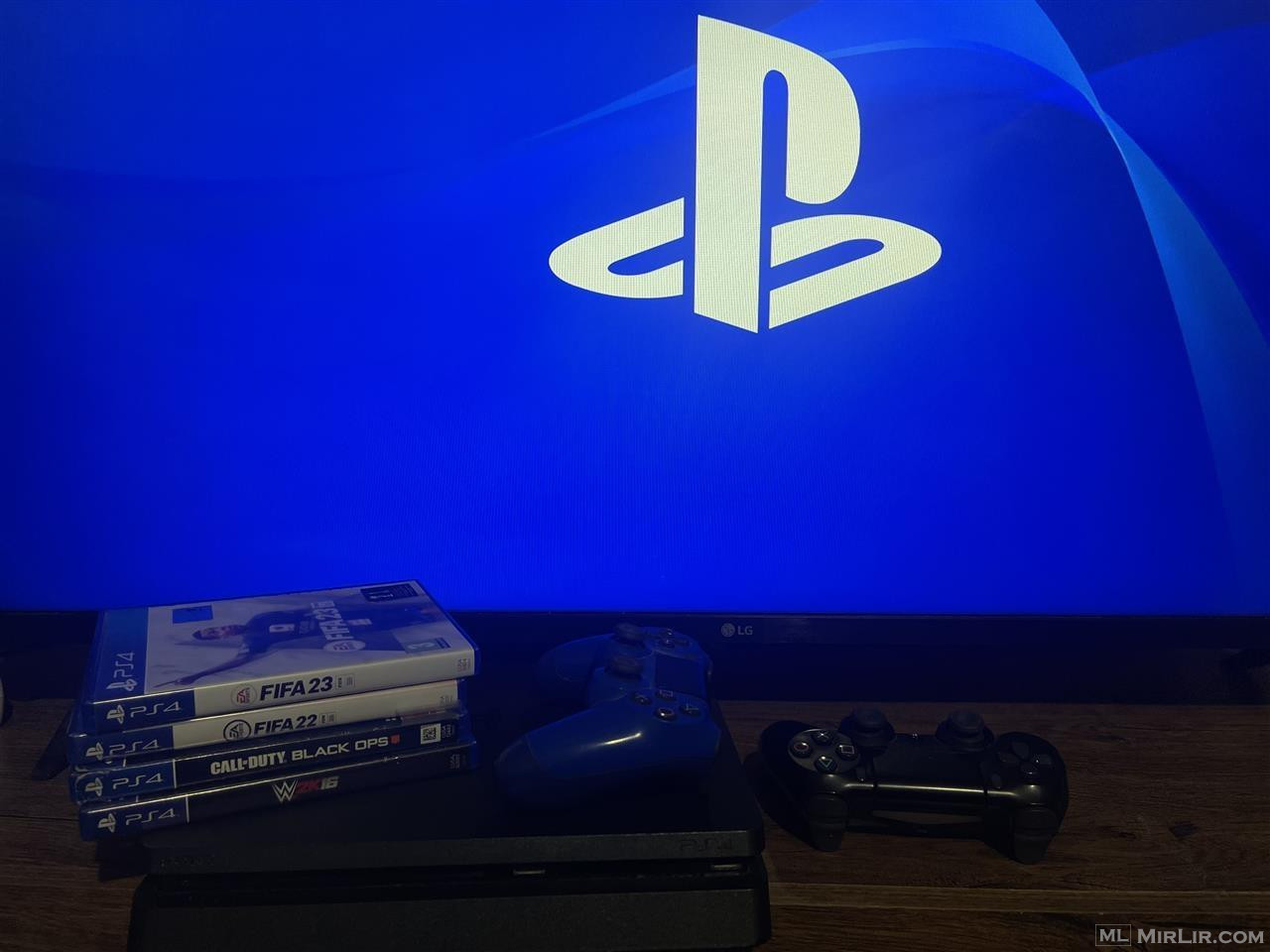 PS4 Slim i perdorur me 2 leva dhe 6 lojera dhe Fifa 24