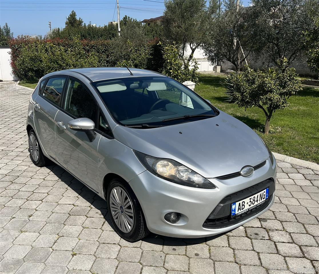 Ford Fiesta 2009 1.4nafte manual.me letra.4000€ i disk
