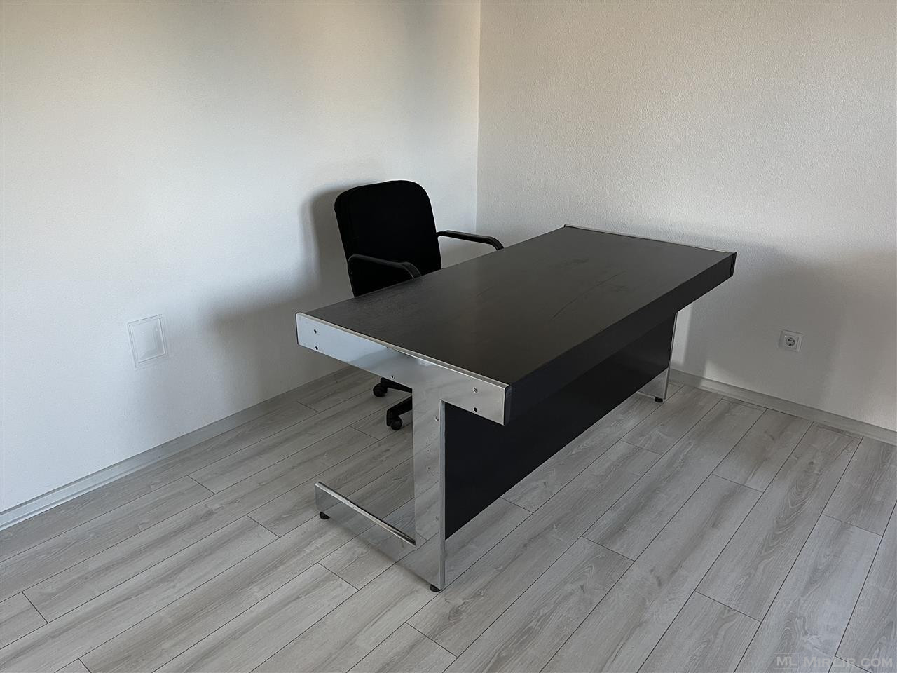 Tavolinë Pune - Për Zyre, laptop, kompjuter etj.