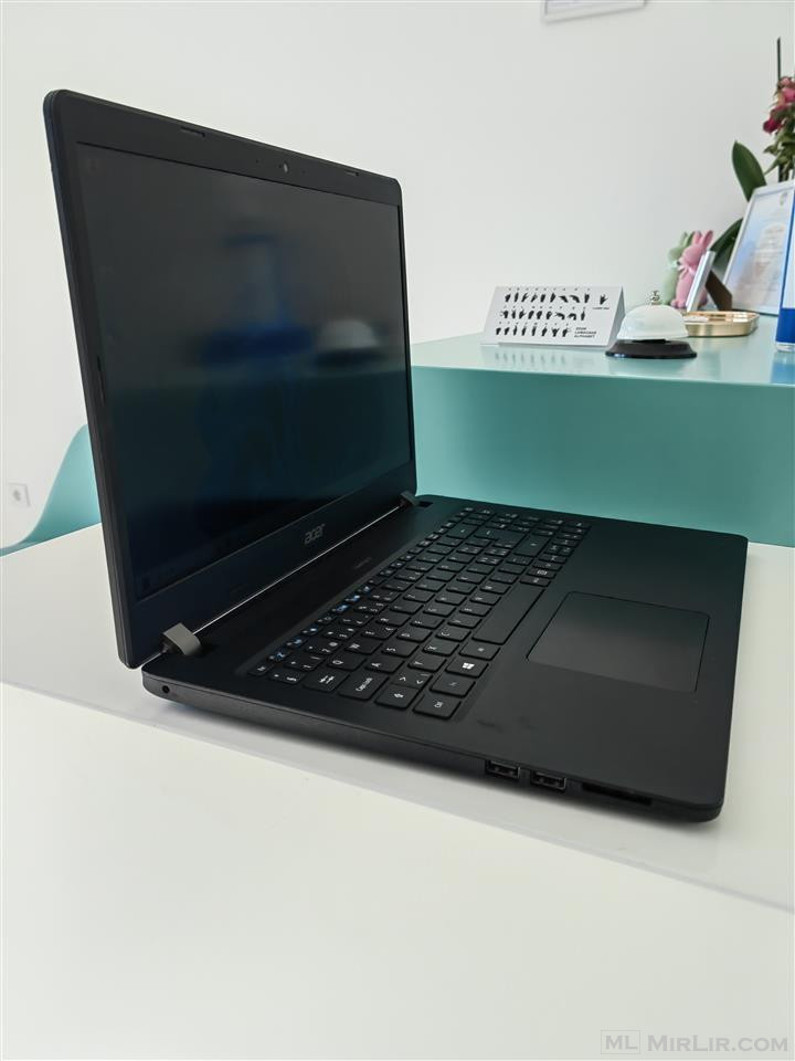 Acer Travelmate P215-51U i5 8250U 8gb 256gb ssd