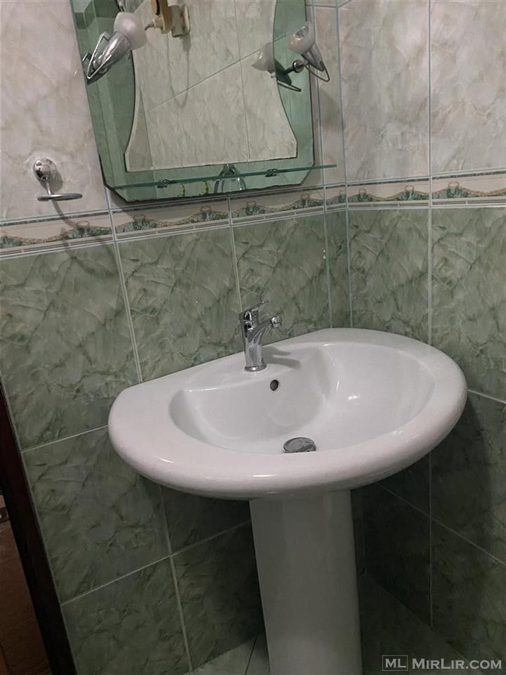 Lavaman+pasqyre tualeti