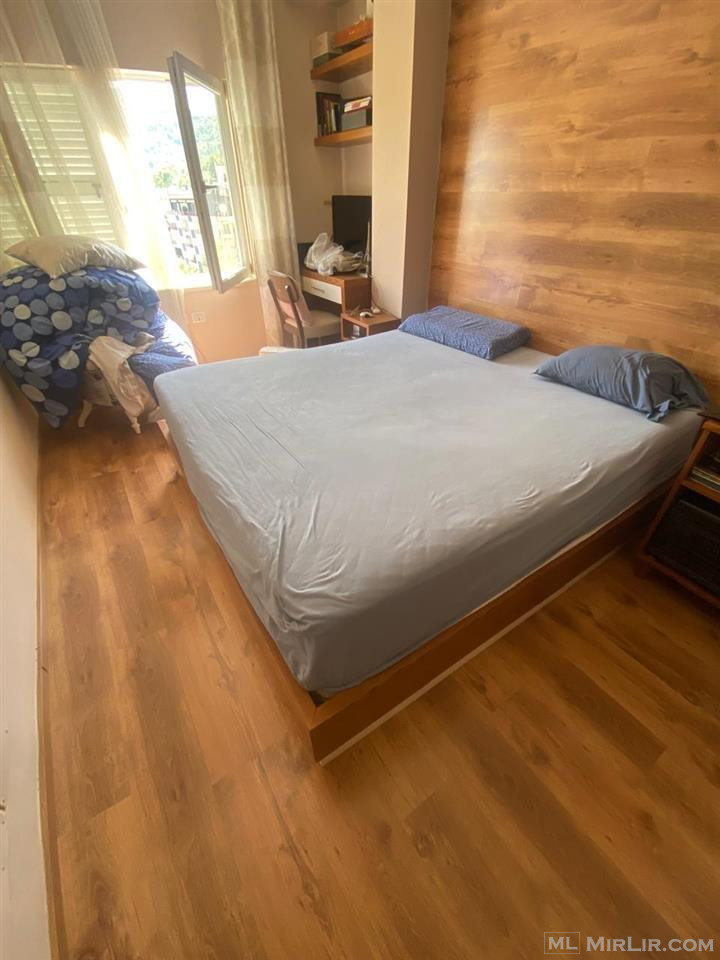 Krevat + zgare me hapje + dyshek (falas tavoline pune)