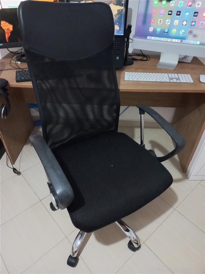 Shitet karrige zyre, në gjendje të mir funksjonale