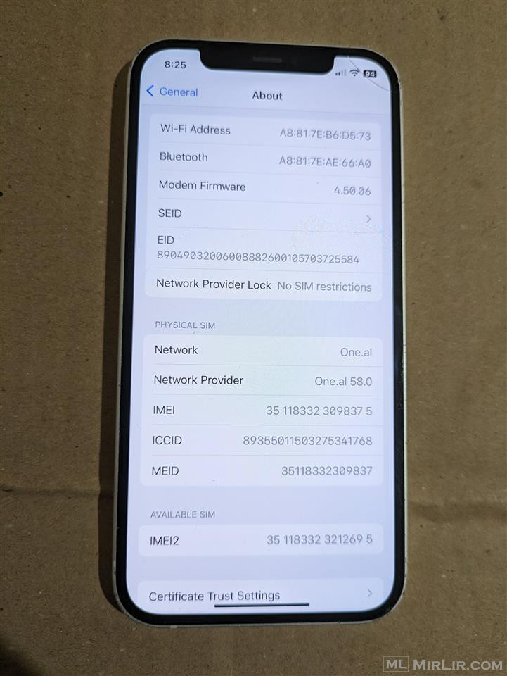 Iphone 12 unlcoked me nje krisje te lehte tek xhami