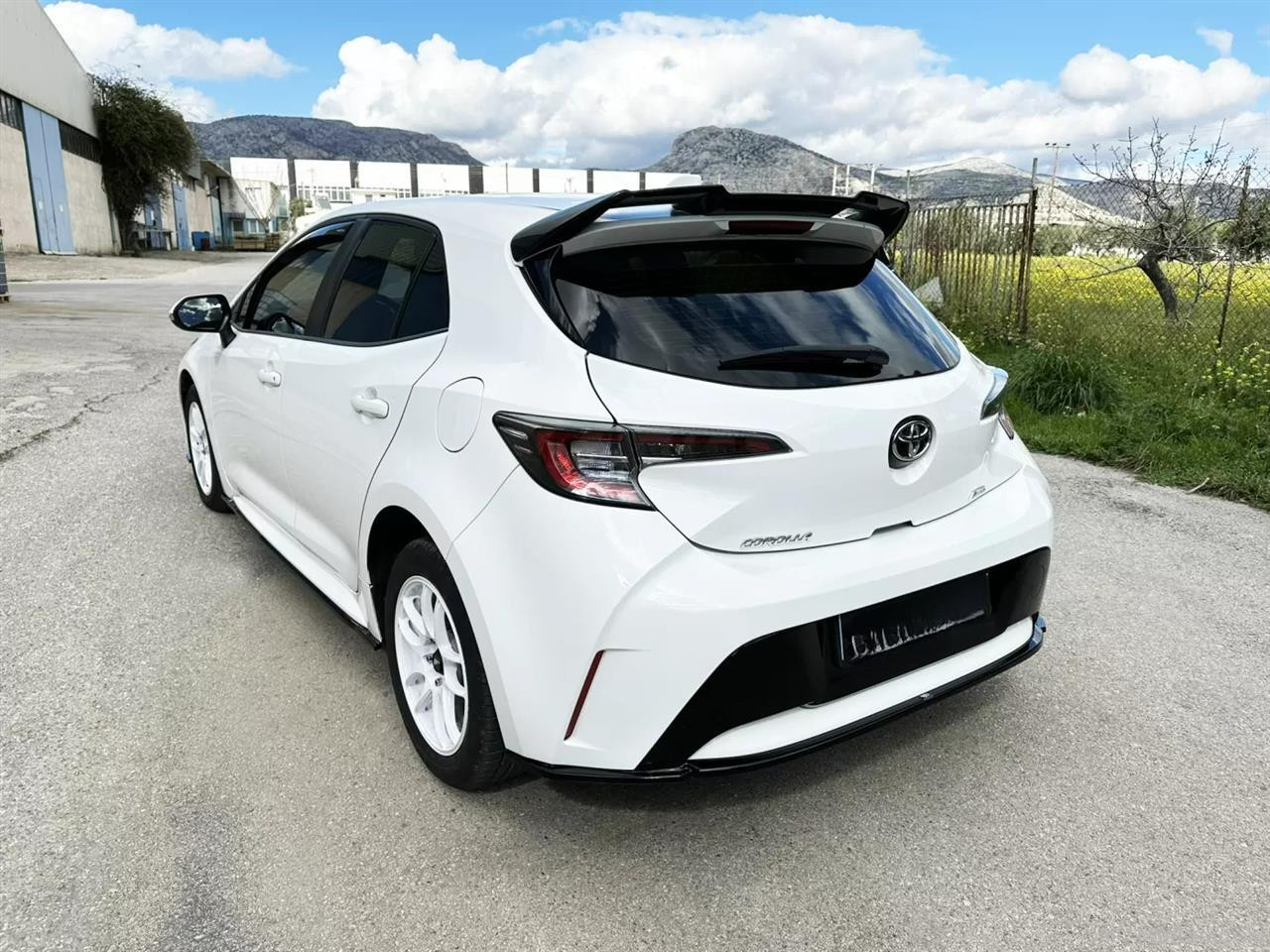 Minigone te pershtatshem per Toyota Corolla Mk12 2018-