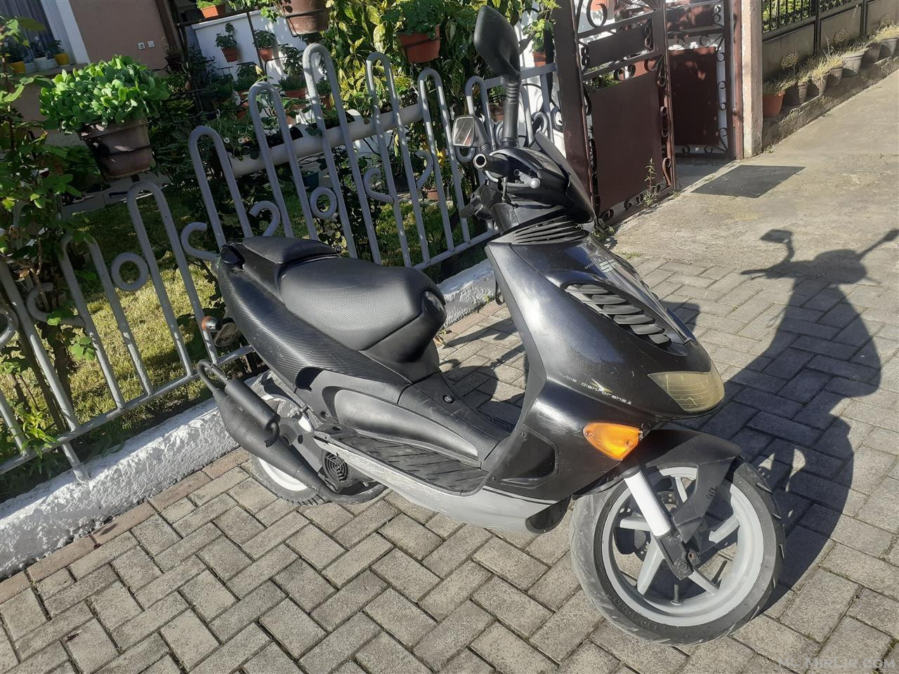 Shitet motori aprilia 49 kubik 