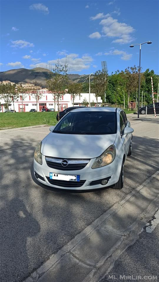 Shitet Opel corsa