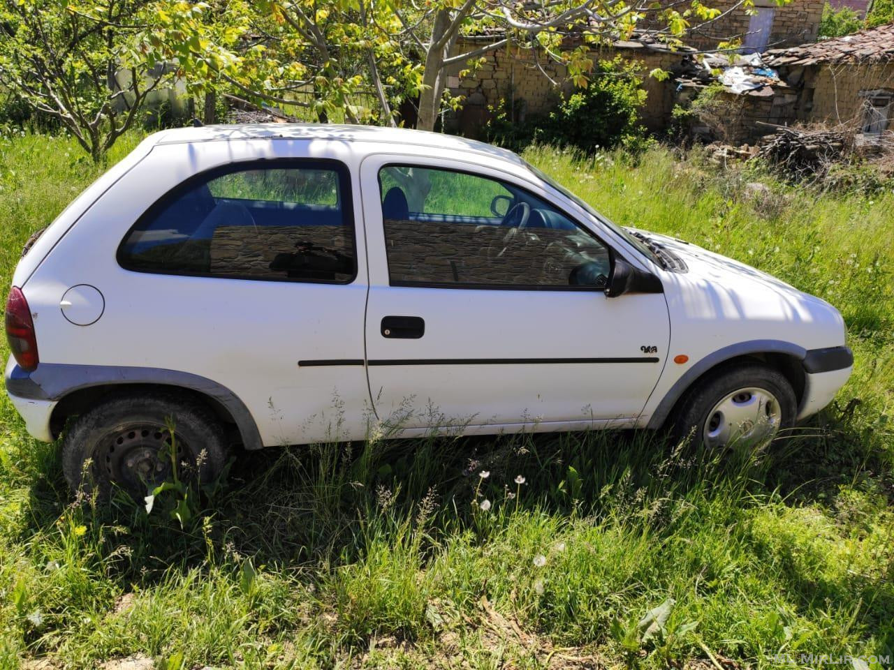 Shitet Opel Corsa 1.0 benzine