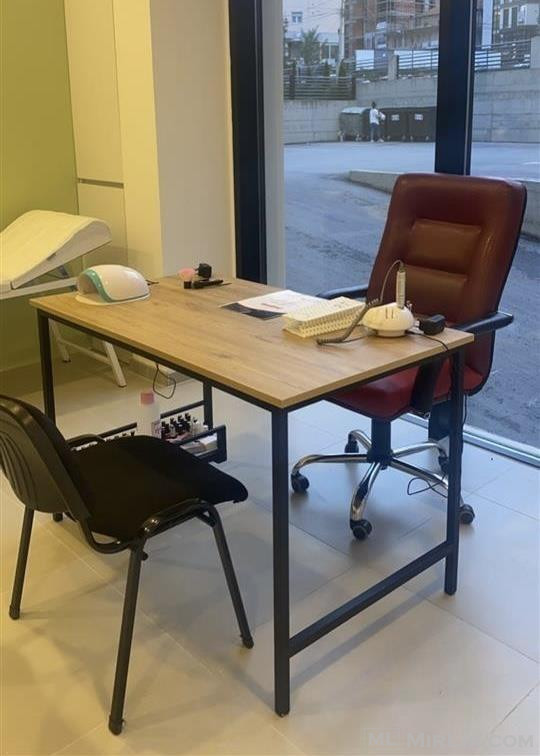 Tavoline per thonje apo zyre