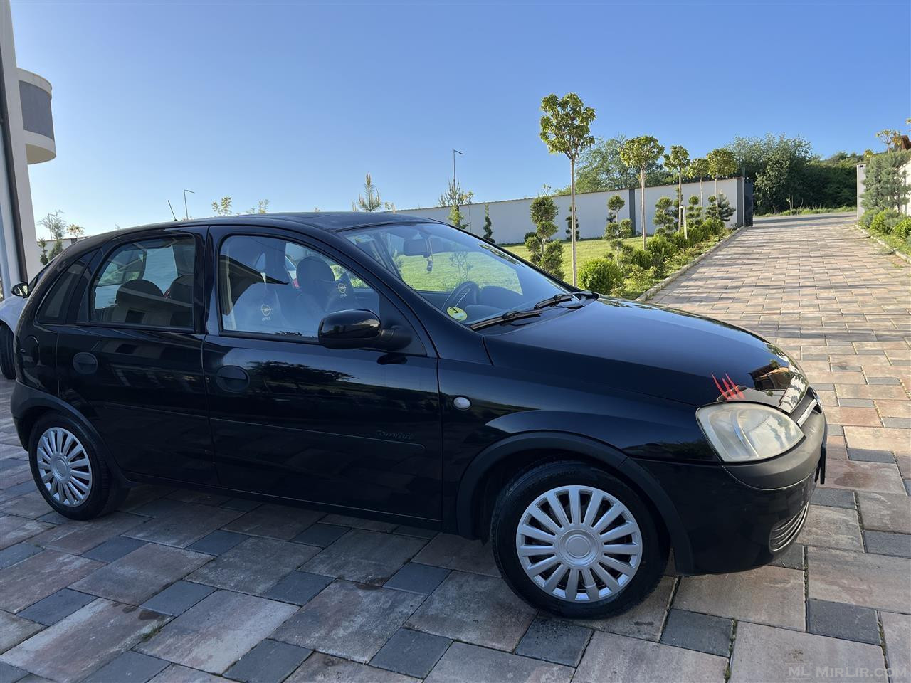 OPEL CORSA 1.7 DIZEL VITI 2002 SUPERGJENDJE 