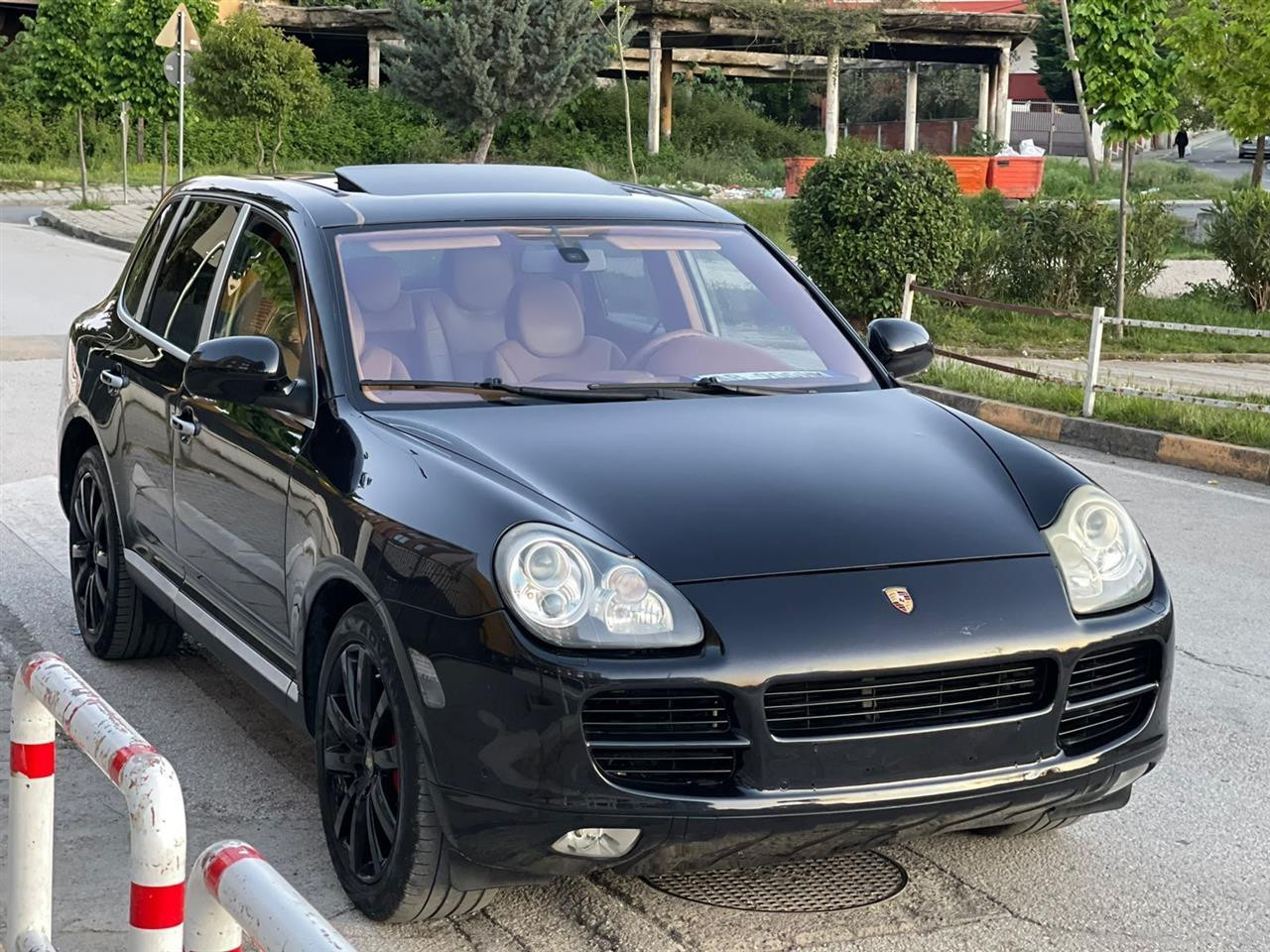 PORSCHE CAYENNE ?