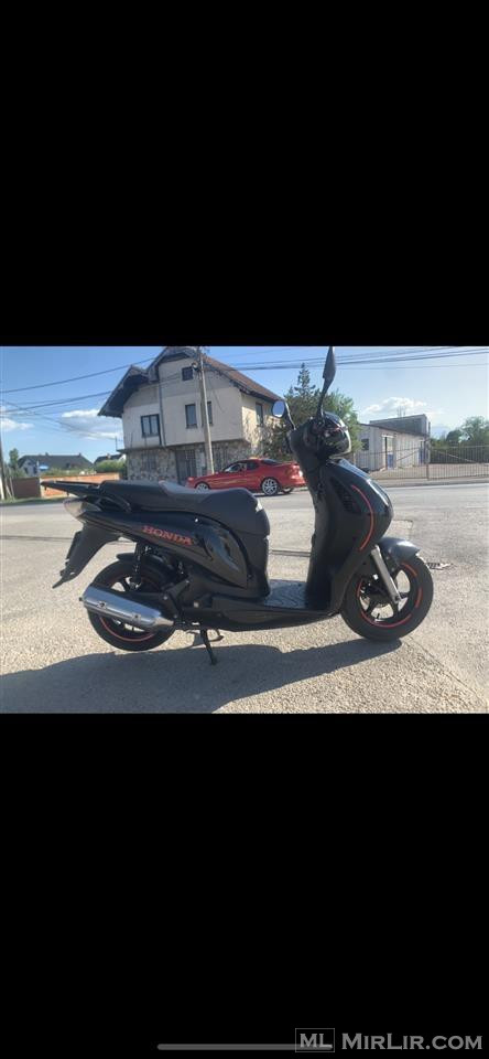 Shitet honda sh 125cc 2008