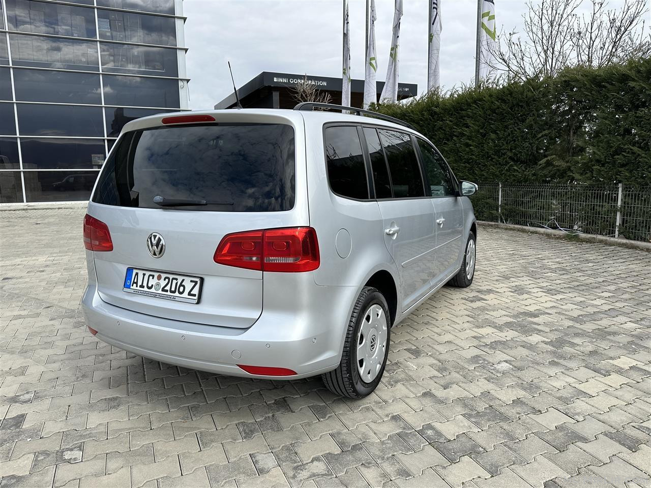 Vw touran 2,0 TDI automatik-tiptronik viti 2014 